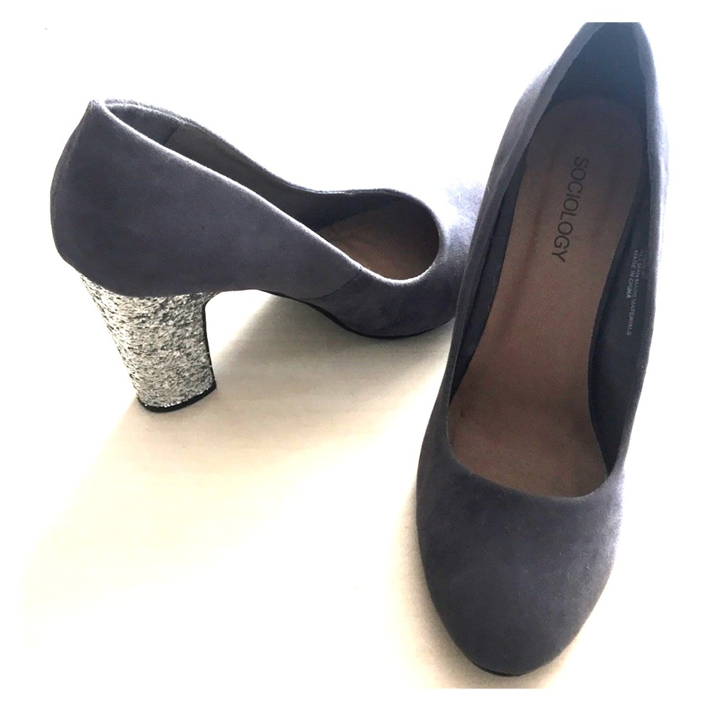 Glitter heel sociology brand pump size 7